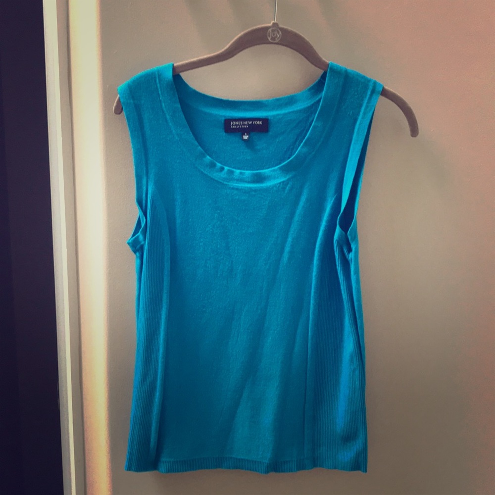 Teal sleeveless shirt
